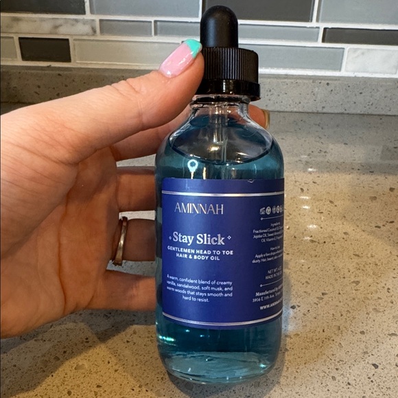 AMINNAH - Stay Slick Gentleman Head To Toe Body Oil - Picture 2 of 6